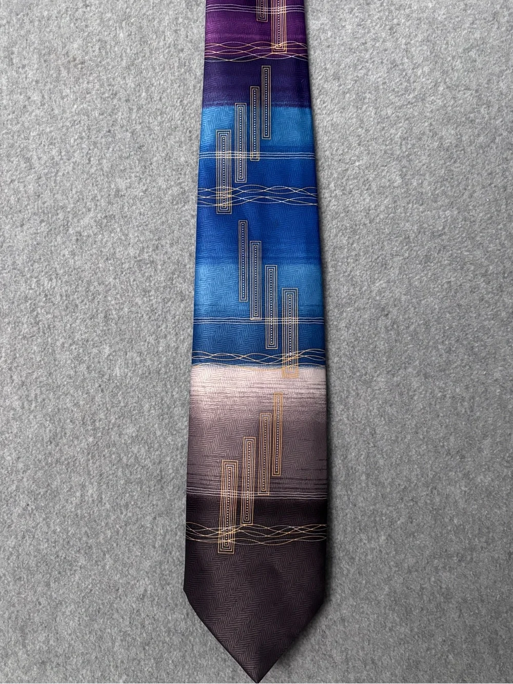 Vintage Gradient Blue to Purple Geometric Mens Tie
